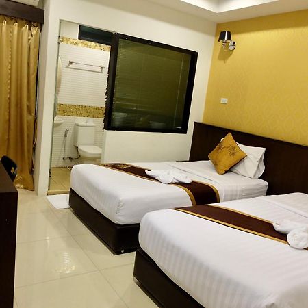 Adamaz House Hotel Bangkok Bagian luar foto