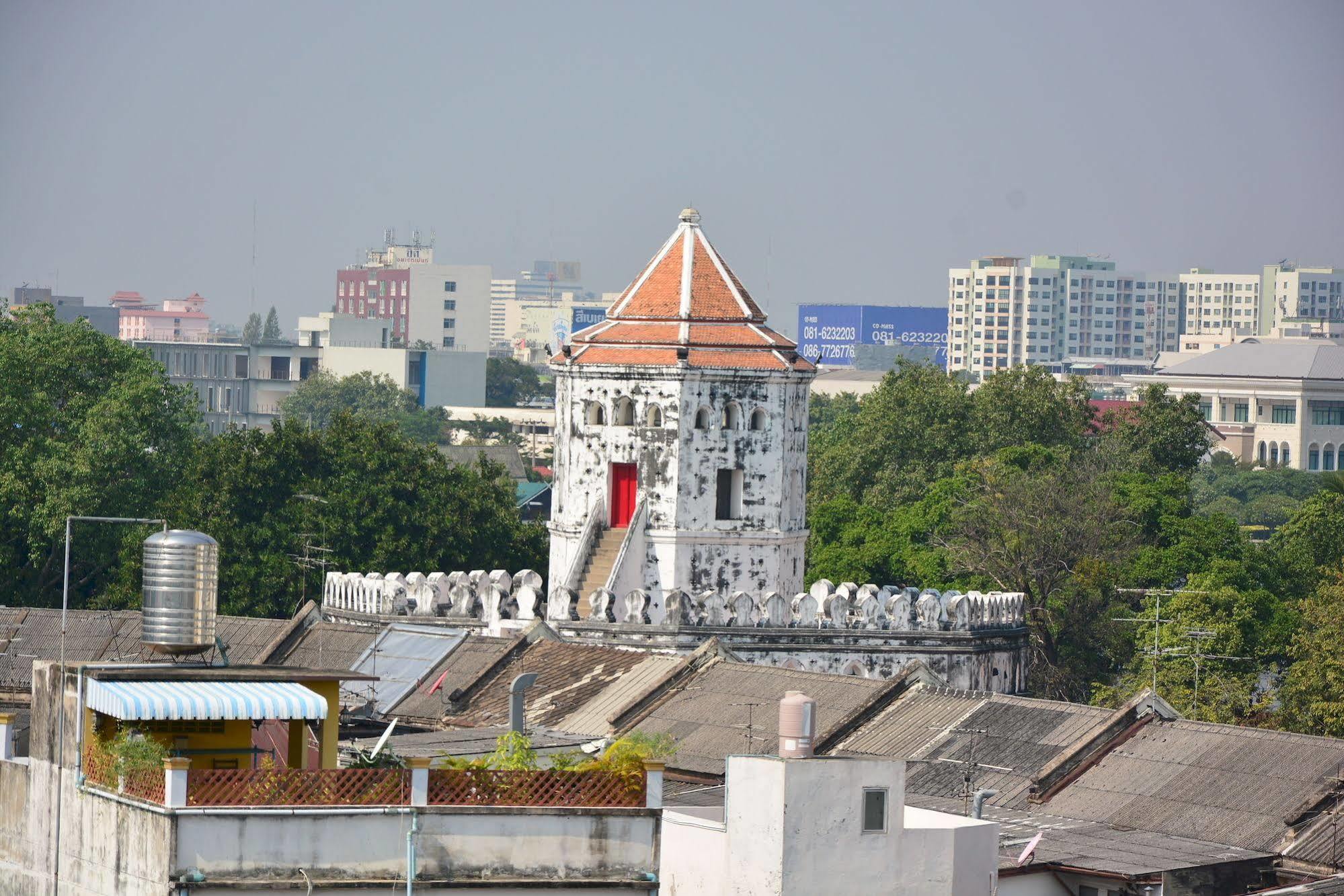 Adamaz House Hotel Bangkok Bagian luar foto