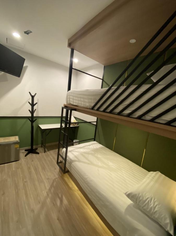 Adamaz House Hotel Bangkok Bagian luar foto